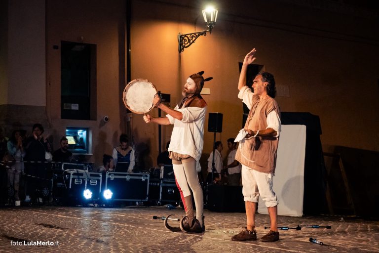 Buffoni di Corte, spettacolo a Pergola Medioevale, foto Lula Merlo