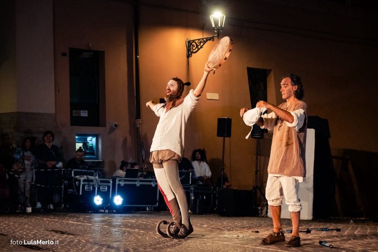 Buffoni di Corte, spettacolo a Pergola Medioevale, foto Lula Merlo