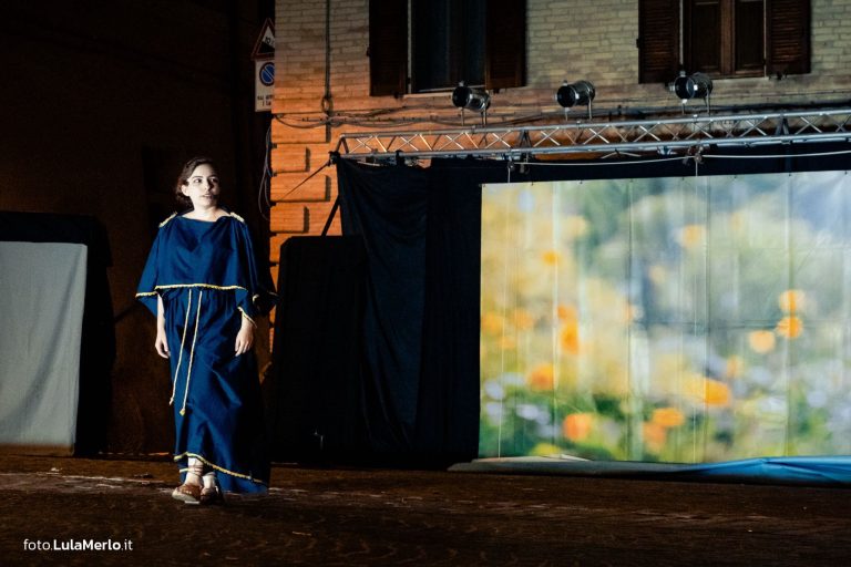 Pandolfaccia sbandieratori spettacolo "Orfeo ed Euridice", foto Lula Merlo