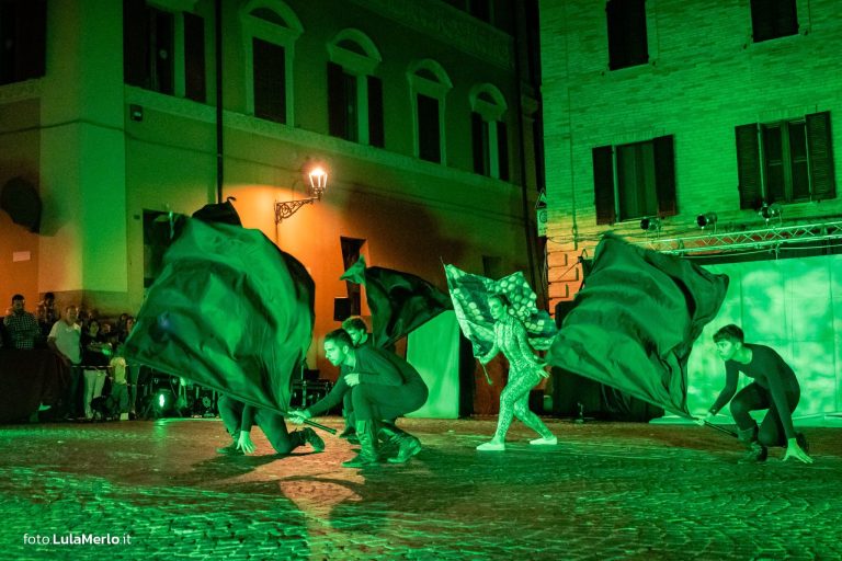 Pandolfaccia sbandieratori spettacolo "Orfeo ed Euridice", foto Lula Merlo