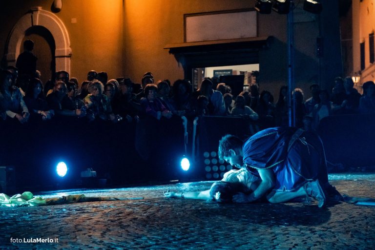 Pandolfaccia sbandieratori spettacolo "Orfeo ed Euridice", foto Lula Merlo
