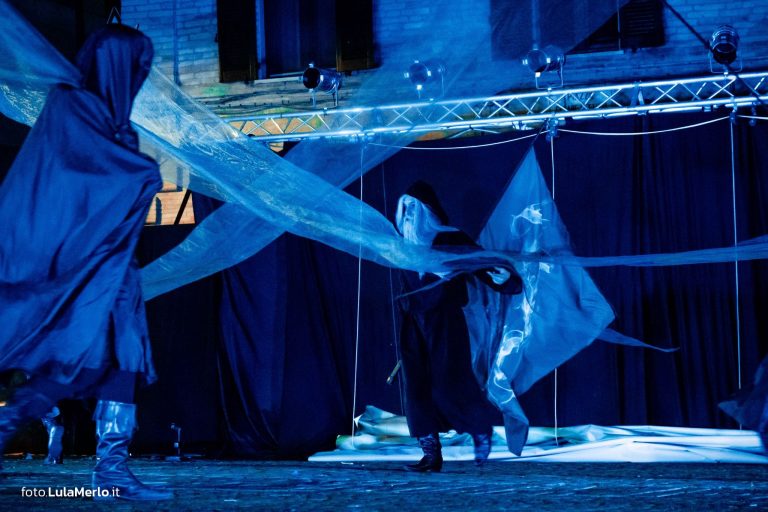 Pandolfaccia sbandieratori spettacolo "Orfeo ed Euridice", foto Lula Merlo