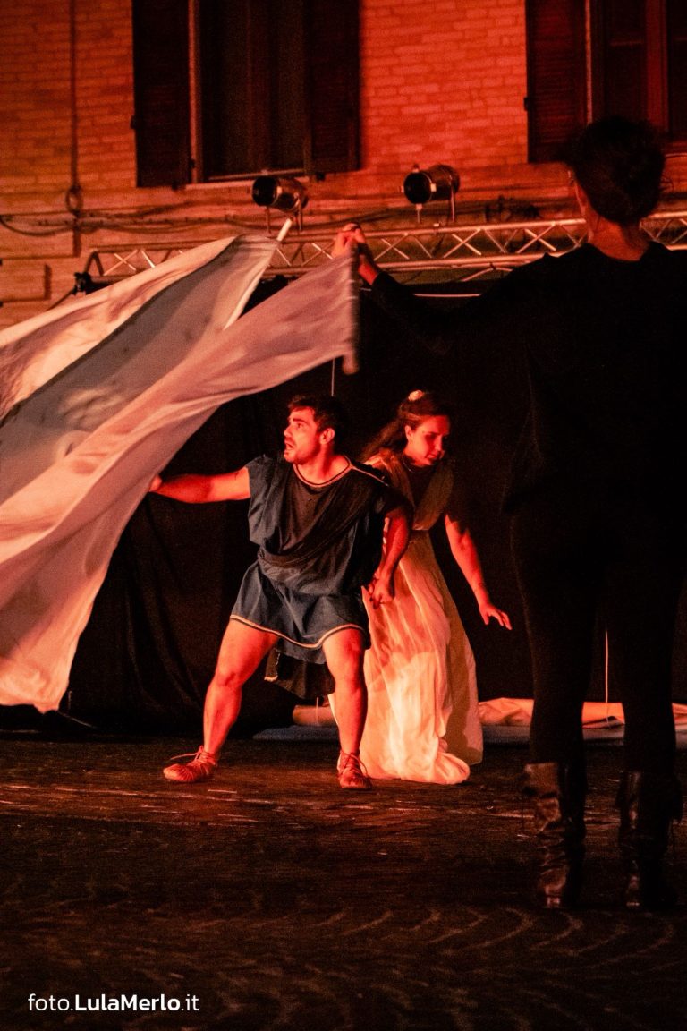 Pandolfaccia sbandieratori spettacolo "Orfeo ed Euridice", foto Lula Merlo