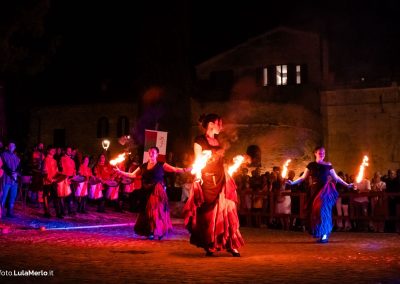 Spettacoli mangiafuoco e danza con fuoco, Malatesta a Fano, foto Lula Merlo