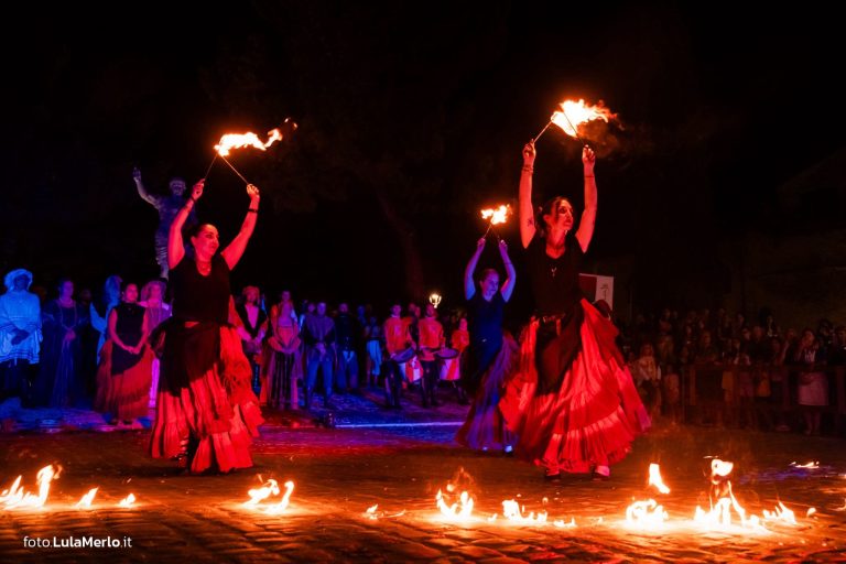 Spettacoli mangiafuoco e danza con fuoco, Malatesta a Fano, foto Lula Merlo