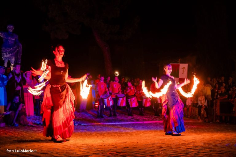 Spettacoli mangiafuoco e danza con fuoco, Malatesta a Fano, foto Lula Merlo
