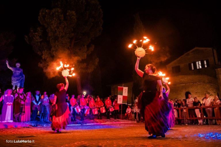 Spettacoli mangiafuoco e danza con fuoco, Malatesta a Fano, foto Lula Merlo