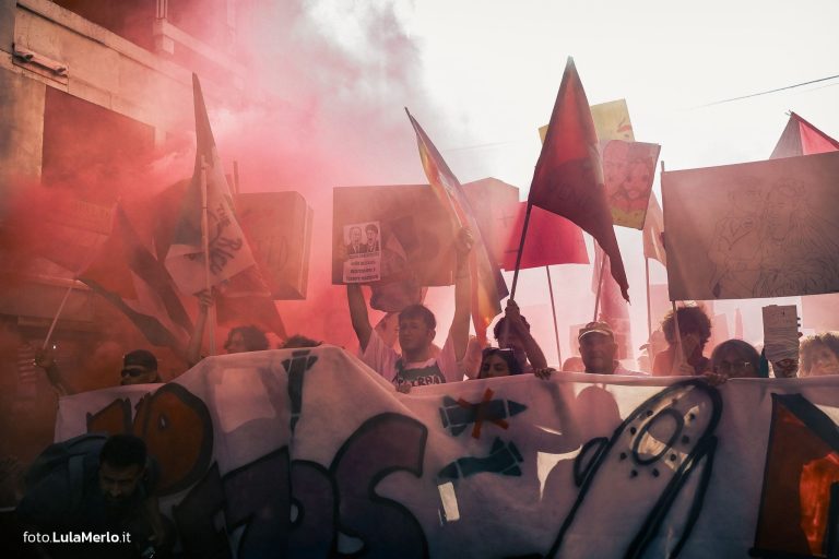 Corteo Venezia contro matrimonio Bezos, foto manifestazione Lula Merlo