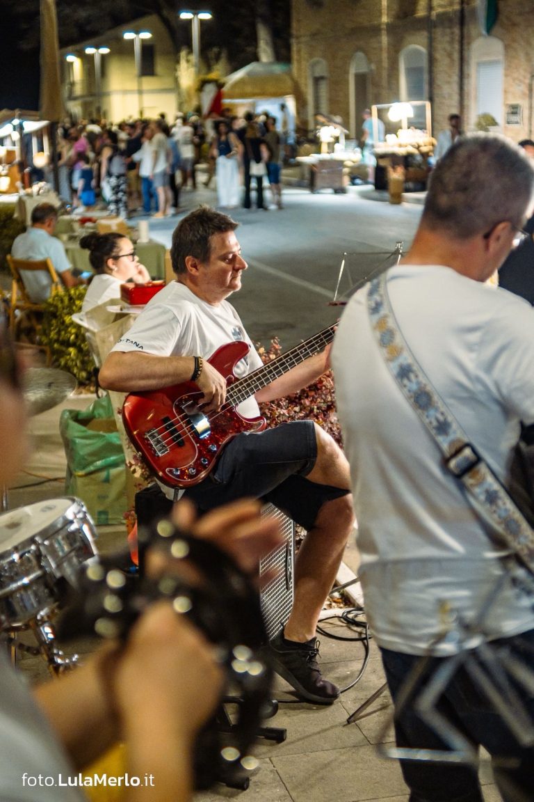 Concerto del gruppo musicale "Mario Tiberini" a Mestieri e Mercanti a San Lorenzo in Campo – foto Lula Merlo