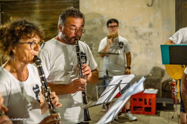 Concerto del gruppo musicale "Mario Tiberini" a Mestieri e Mercanti a San Lorenzo in Campo – foto Lula Merlo