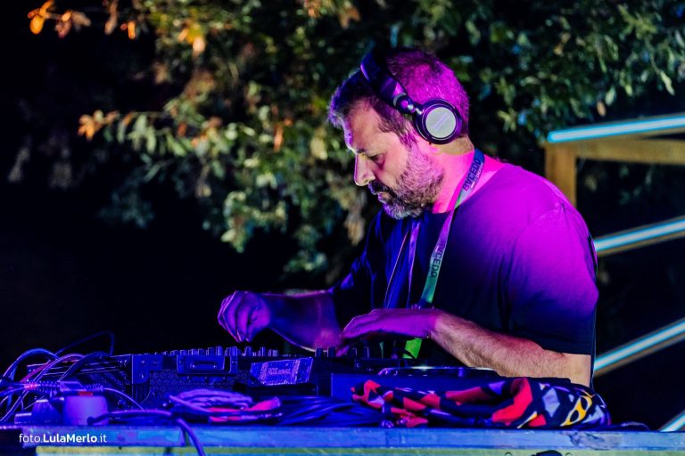 FanoJazz by the Sea 2026, Dj Knuf al Cosmic Journey, foto Lula Merlo