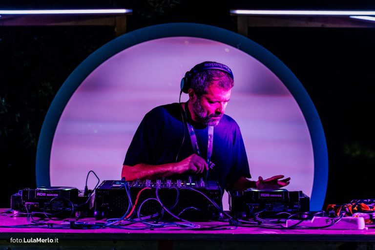 FanoJazz by the Sea 2026, Dj Knuf al Cosmic Journey, foto Lula Merlo