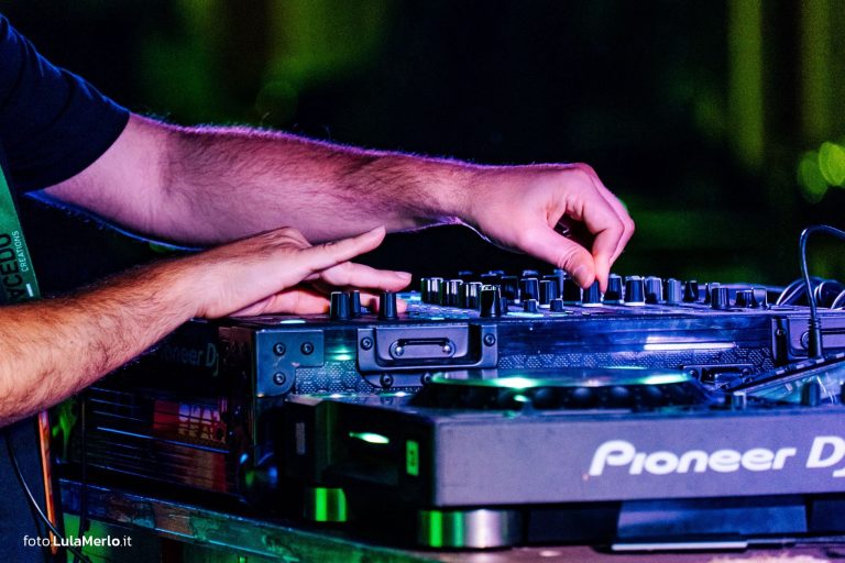 FanoJazz by the Sea 2026, Dj Knuf al Cosmic Journey, foto Lula Merlo