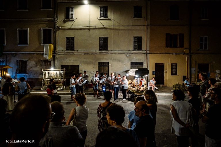 Concerto del gruppo musicale "Mario Tiberini" a Mestieri e Mercanti a San Lorenzo in Campo – foto Lula Merlo