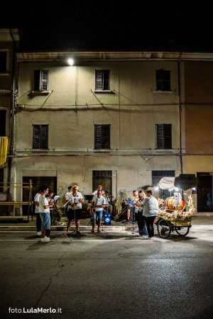 Concerto del gruppo musicale "Mario Tiberini" a Mestieri e Mercanti a San Lorenzo in Campo – foto Lula Merlo