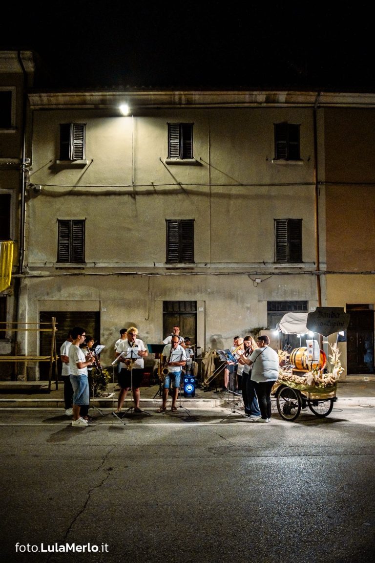 Concerto del gruppo musicale "Mario Tiberini" a Mestieri e Mercanti a San Lorenzo in Campo – foto Lula Merlo