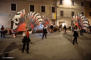 Sbandieratori de La Pandolfaccia a Mestieri e Mercanti a San Lorenzo in Campo – foto Lula Merlo