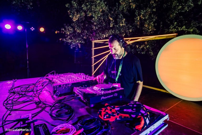 FanoJazz by the Sea 2026, Dj Knuf al Cosmic Journey, foto Lula Merlo