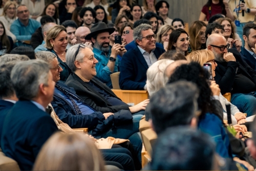 Rosario Fiorello riceve il Sigillo di Ateneo dall'Università degli Studi Carlo Bo