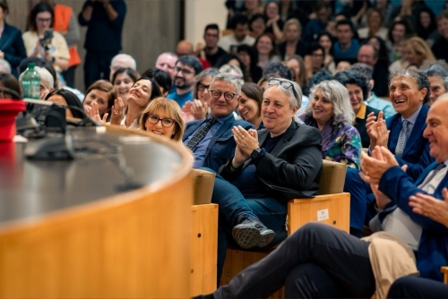 Rosario Fiorello riceve il Sigillo di Ateneo dall'Università degli Studi Carlo Bo